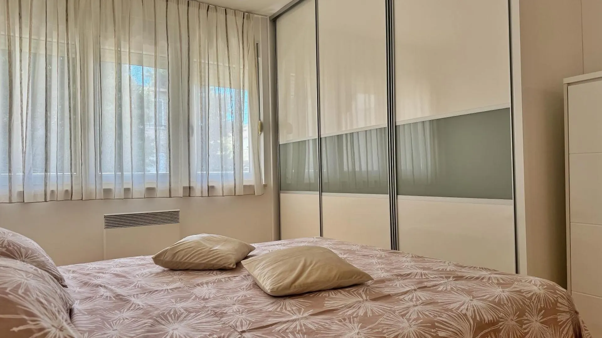 Premium Apartment Split